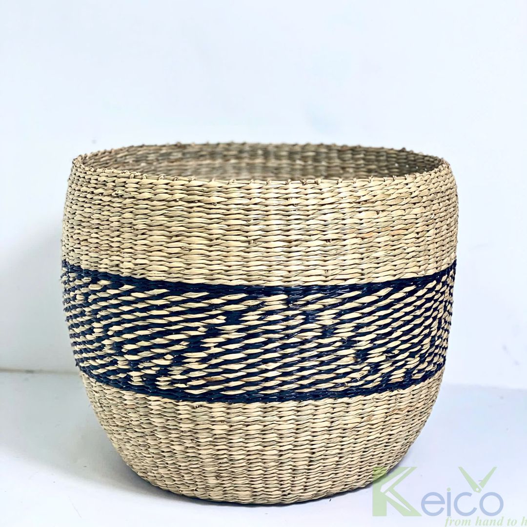 Bộ sưu tập bình hoa cỏ biển có họa tiết truyền thống